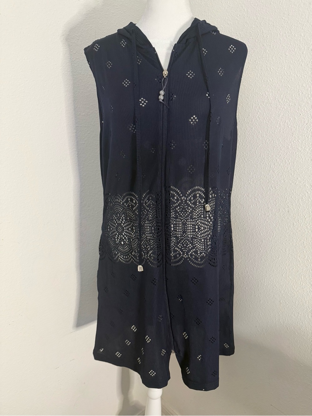 Ellen Weaver Navy Laser Cut Eyelet Hooded Swim Cover Up Large